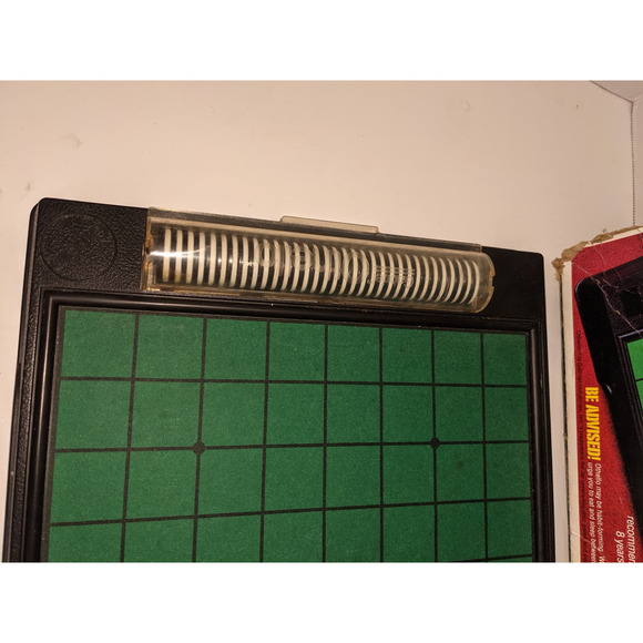 Vintage 1977 Gabriel Othello Board Game  Box has some wear, - Picture 3 of 4